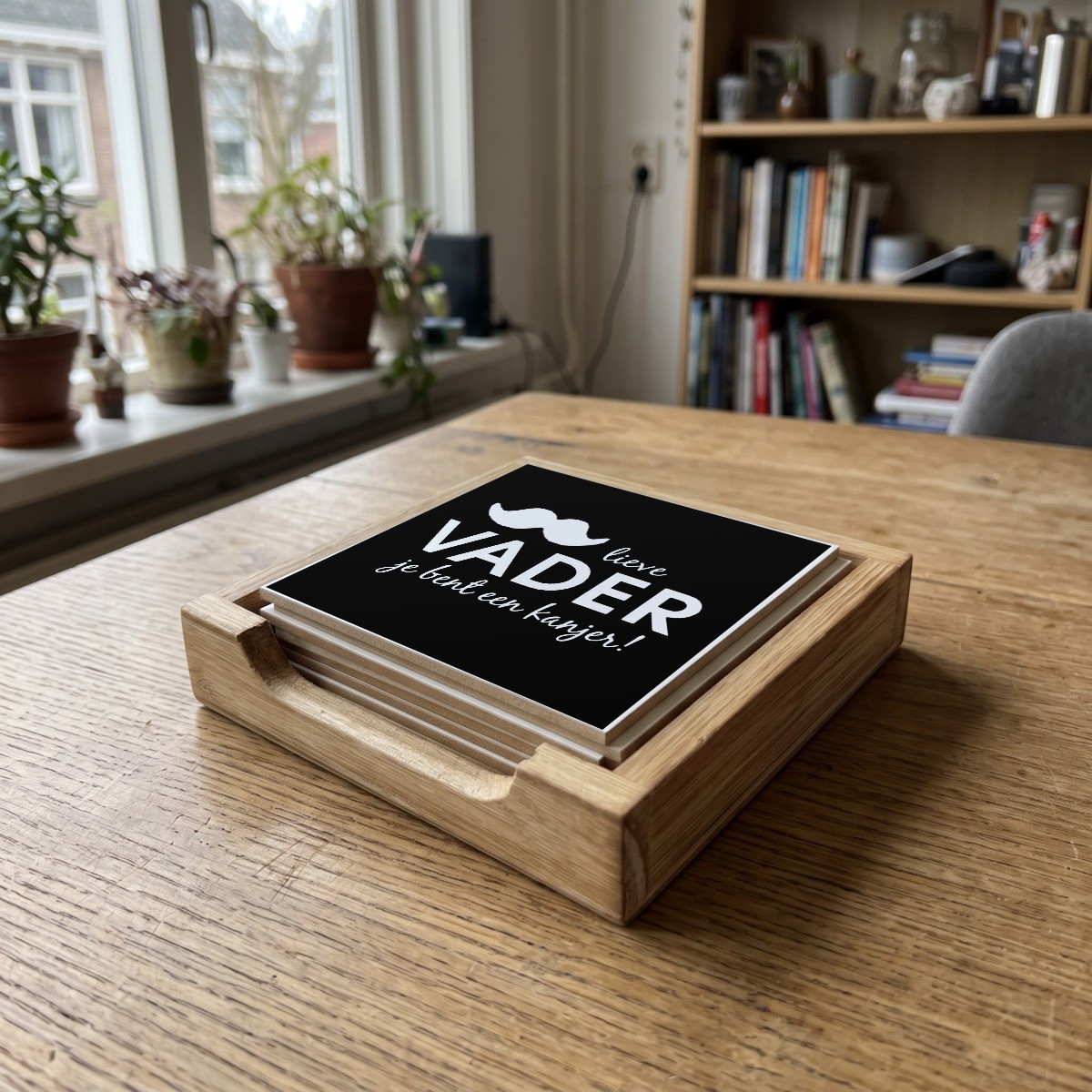 Vader dag quote 04 NL, houten onderzetter in het houten bakje (het houten bakje is apart verkrijgbaar)