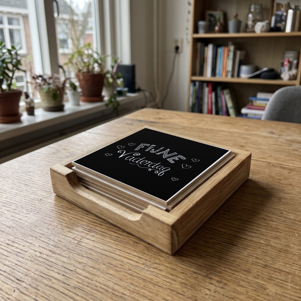 Vader dag quote 24 NL, houten onderzetter in het houten bakje (het houten bakje is apart verkrijgbaar)