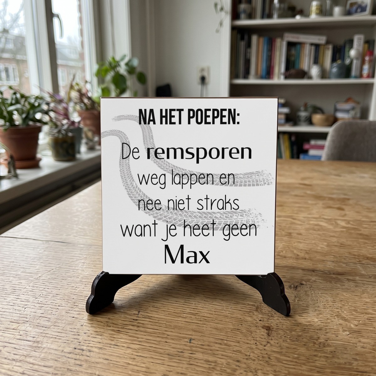 WC quote wit 017, houten onderzetter op de standaard (de standaard is apart verkrijgbaar)